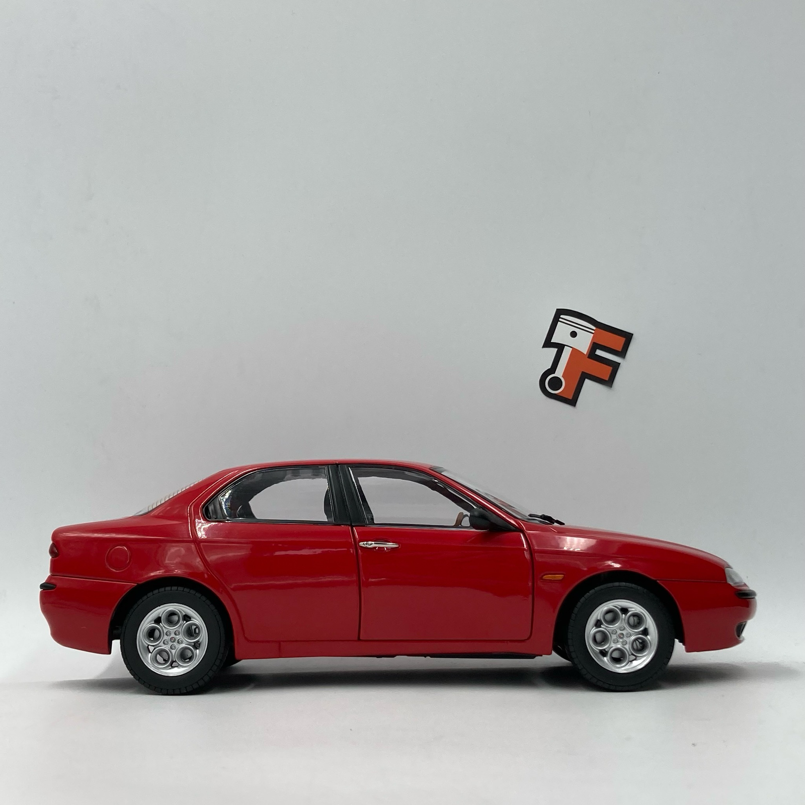 Alfa Romeo 156 2.5 V6 Rosso Alfa 1997 – Image 2