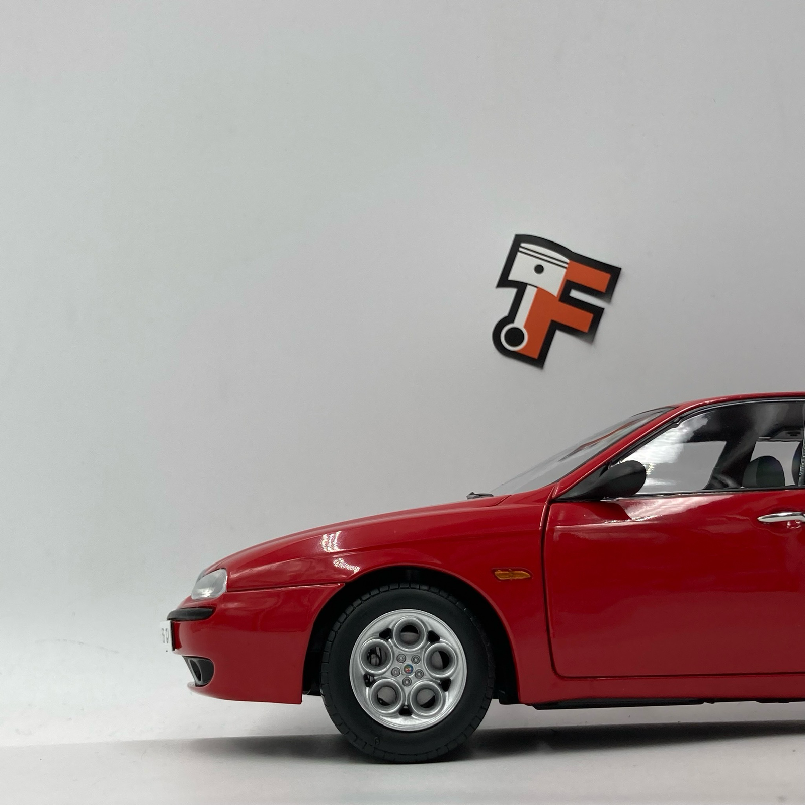 Alfa Romeo 156 2.5 V6 Rosso Alfa 1997 – Image 4