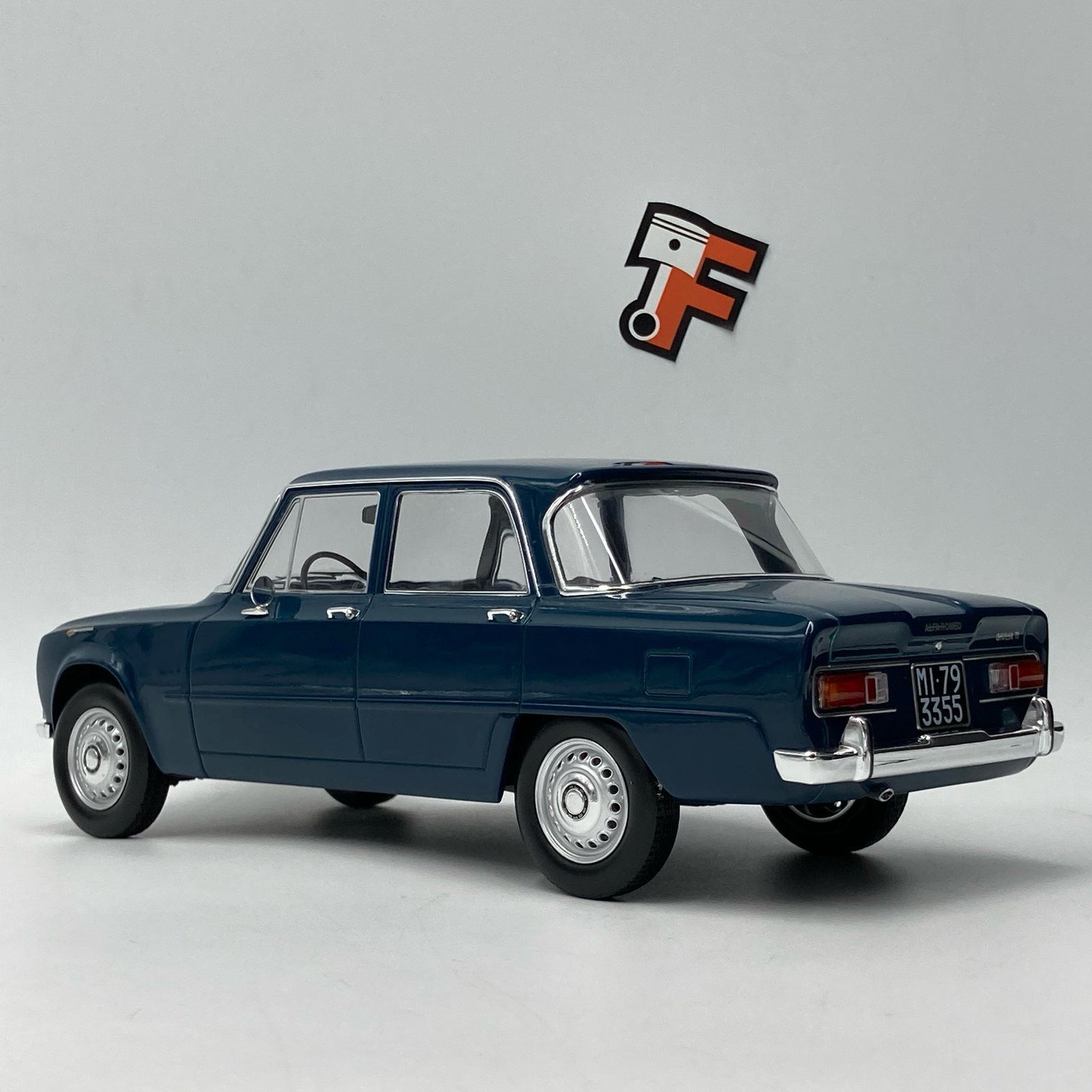Alfa Romeo Giulia ti Petrol Blue 1964 – Image 7