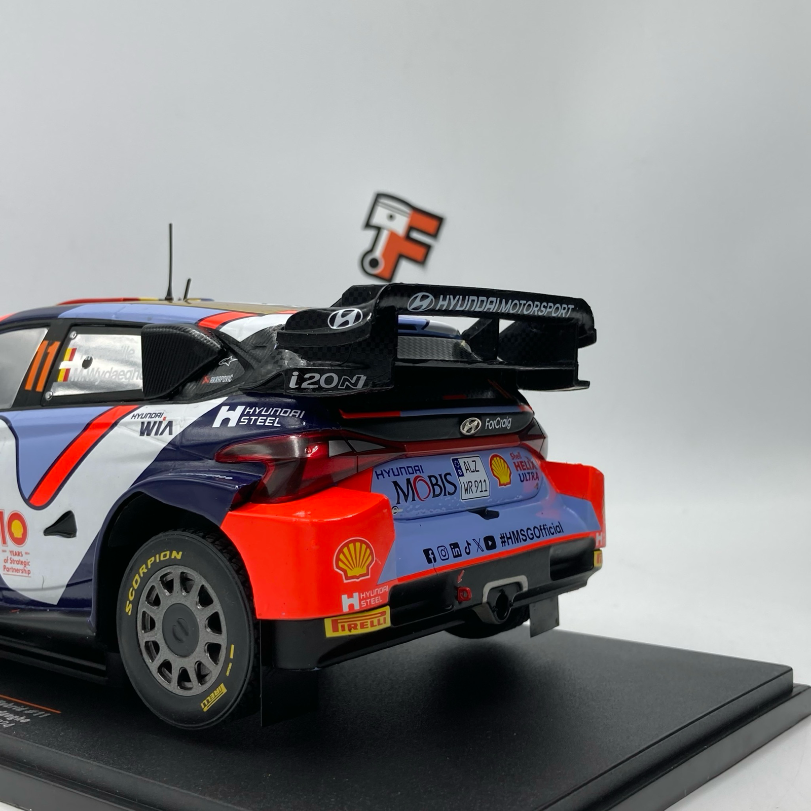 Hyundai i20 N Rally1 Hybrid - Safari Rally Kenya 2024 - Thierry Neuville #11 - 1/18 IXO – Image 6