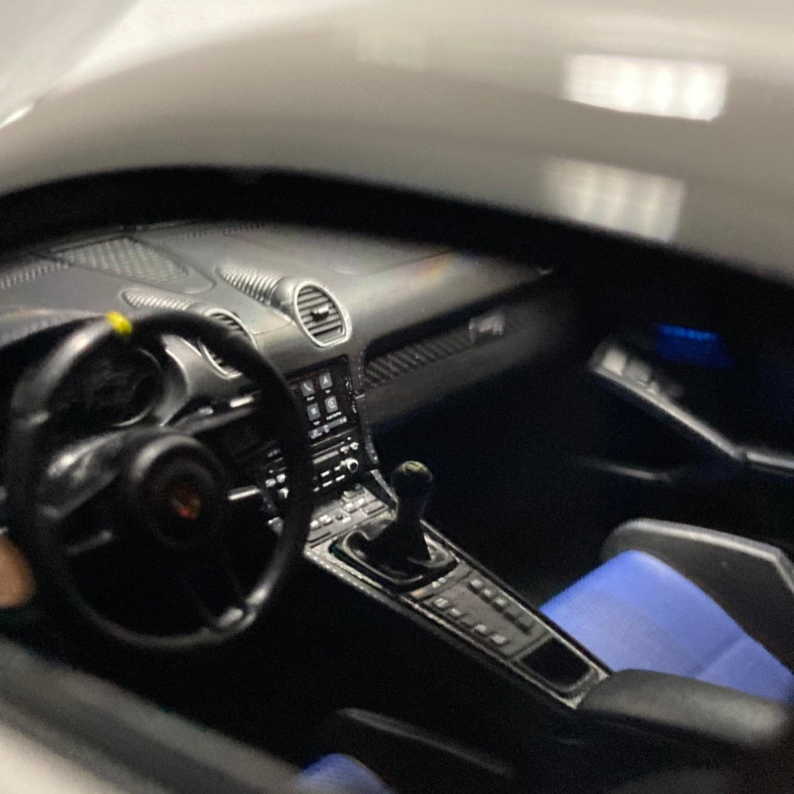 Porsche Cayman GT4 RS Pack Weissach - Gris Arctique – Image 9