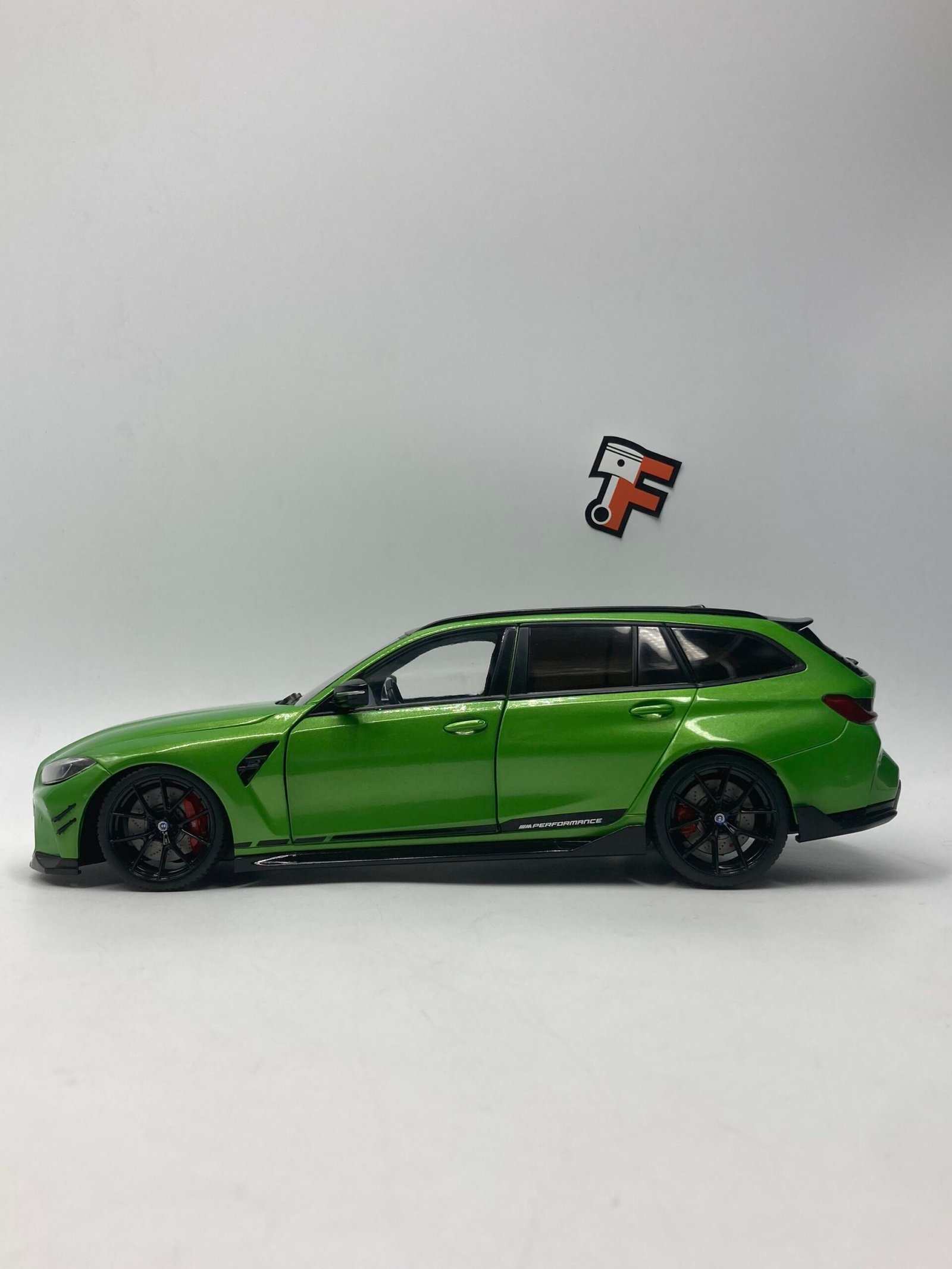 BMW M3 Compétition M xDrive Touring (G81) 2023 - Isle of Man Green – Image 4