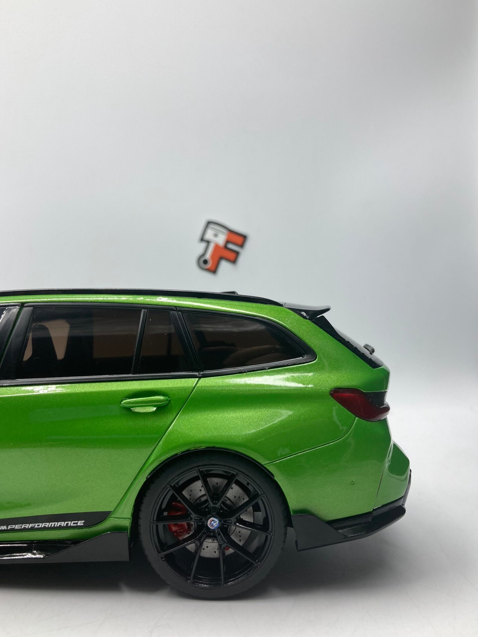 BMW M3 Compétition M xDrive Touring (G81) 2023 - Isle of Man Green – Image 13